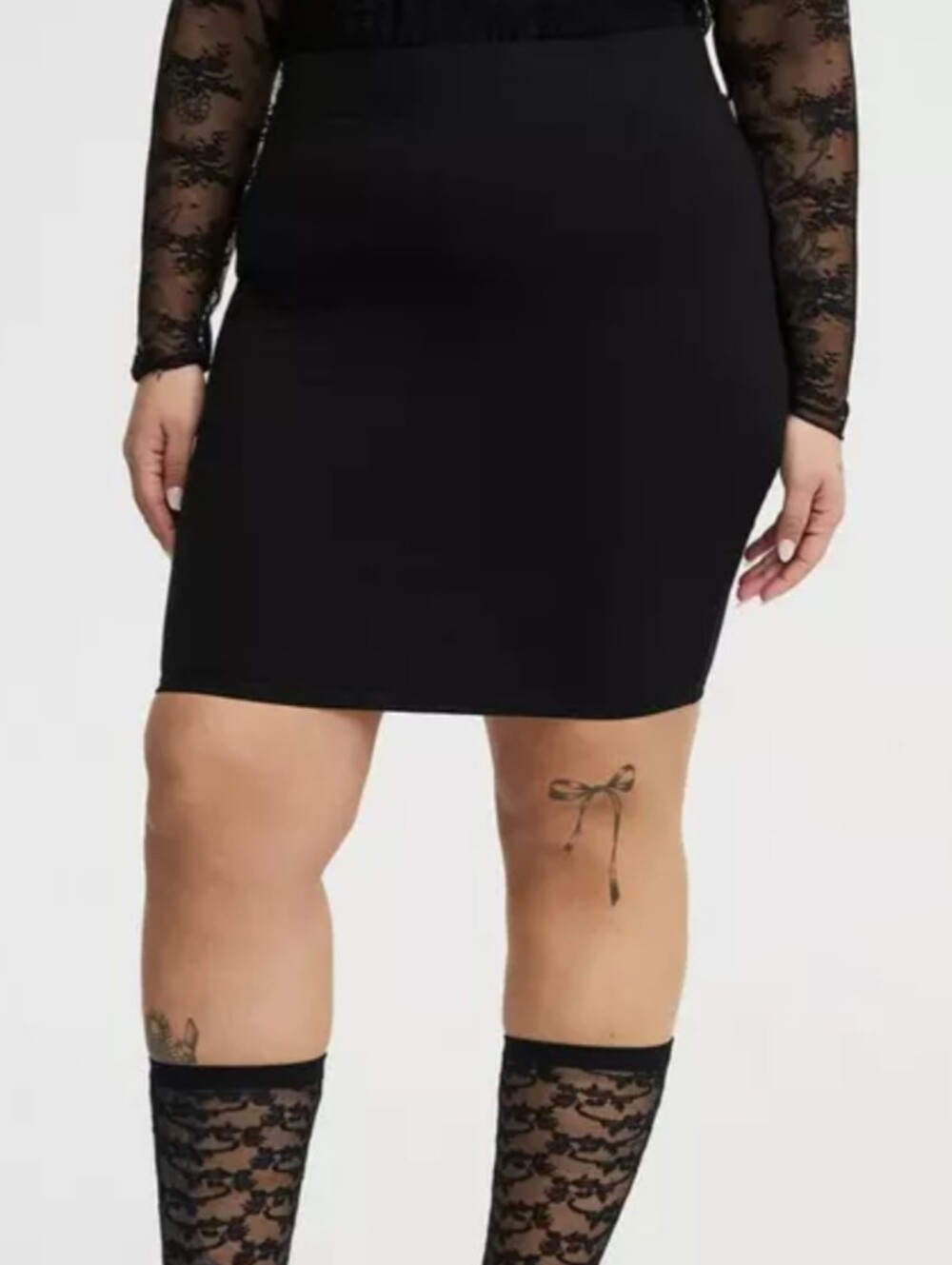 Torrid Black Distressed Pencil Straight Skirt-Knee Length-Back Slit-Size 26-NICE